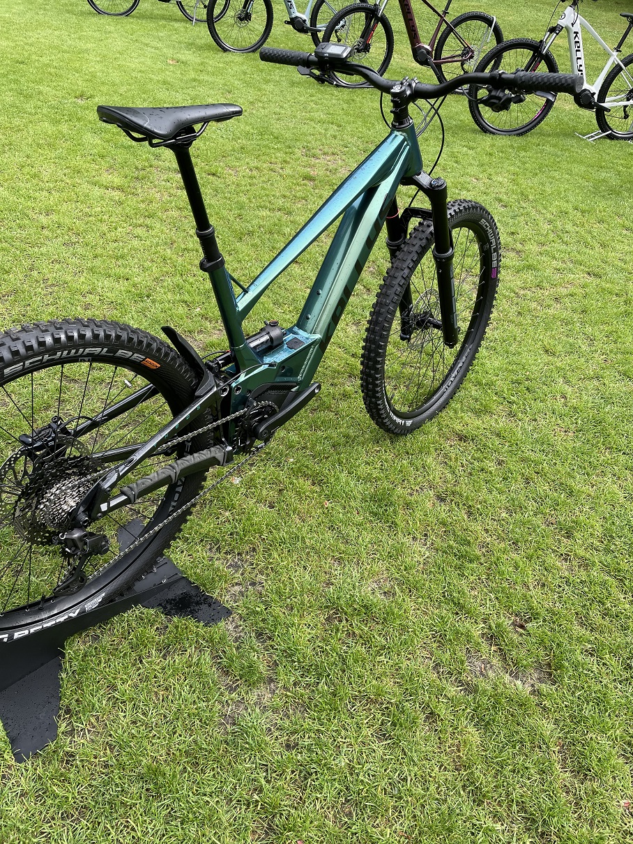 Kola a elektrokola Kellys 2023 + 2024 novinky, kolekce, katalog Bikemax.cz